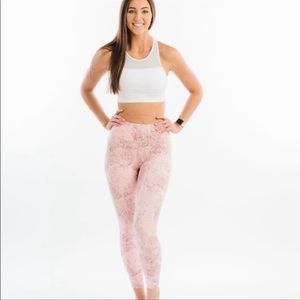 Zyia 7/8 Light n Tight Leggings - 6-8 medium